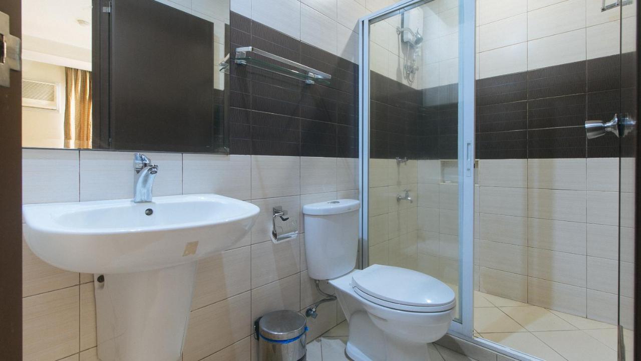 Lorenzzo Suites Hotel Makati City Buitenkant foto