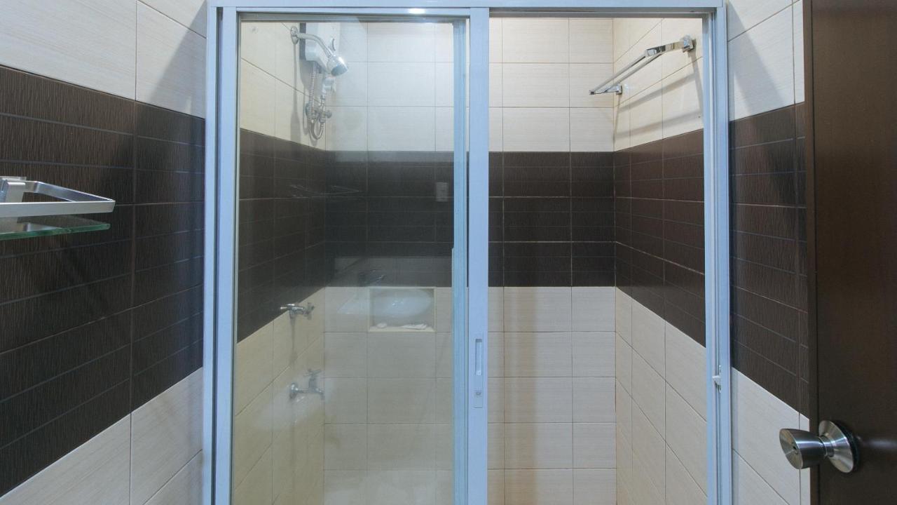 Lorenzzo Suites Hotel Makati City Buitenkant foto