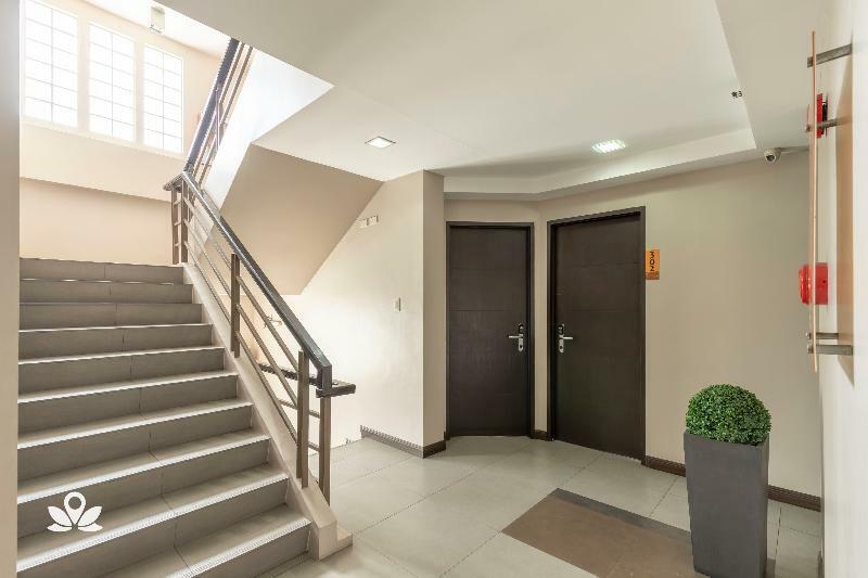 Lorenzzo Suites Hotel Makati City Buitenkant foto